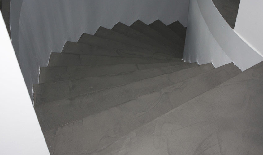 Pavimento e scale in resina per villa privata a Melegnano