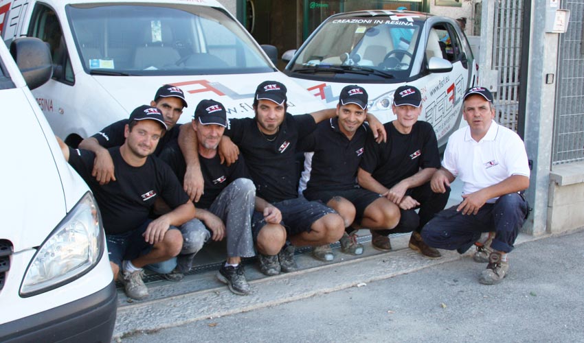 Personale altamente qualificato e specializzato nella posa di pavimenti in resina.